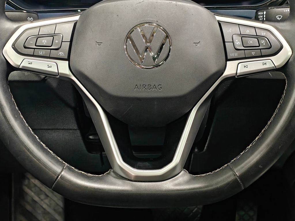 Used 2023 Volkswagen Taos SE AWD/4WD image 5