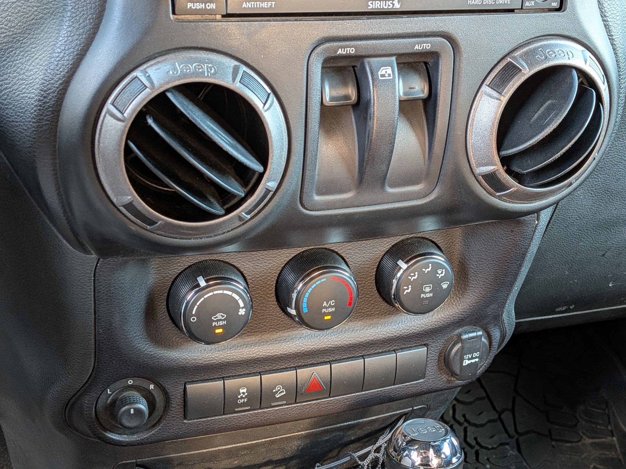 Used 2015 Jeep Wrangler Sport image 21