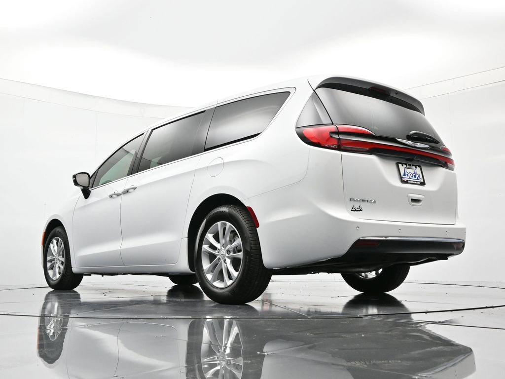 New 2026 Chrysler Pacifica Select image 41