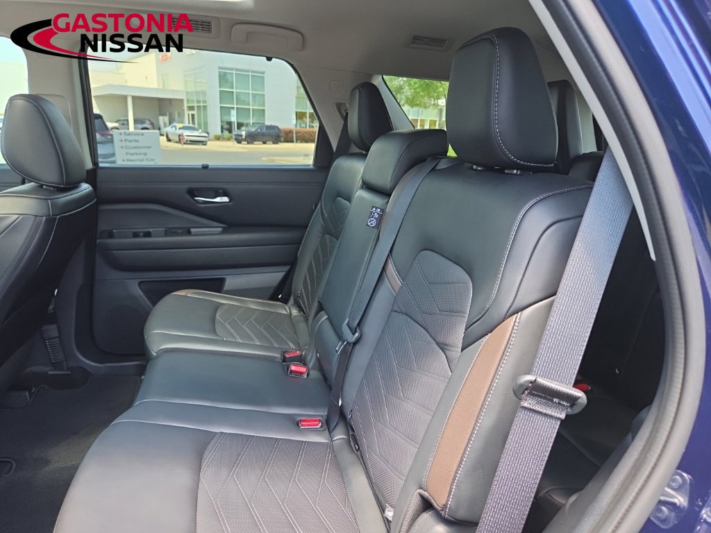 Certified 2024 Nissan Pathfinder Platinum w/ Cargo Package FWD image 34