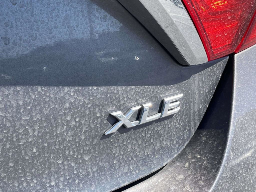 Used 2017 Toyota Camry XLE FWD image 17