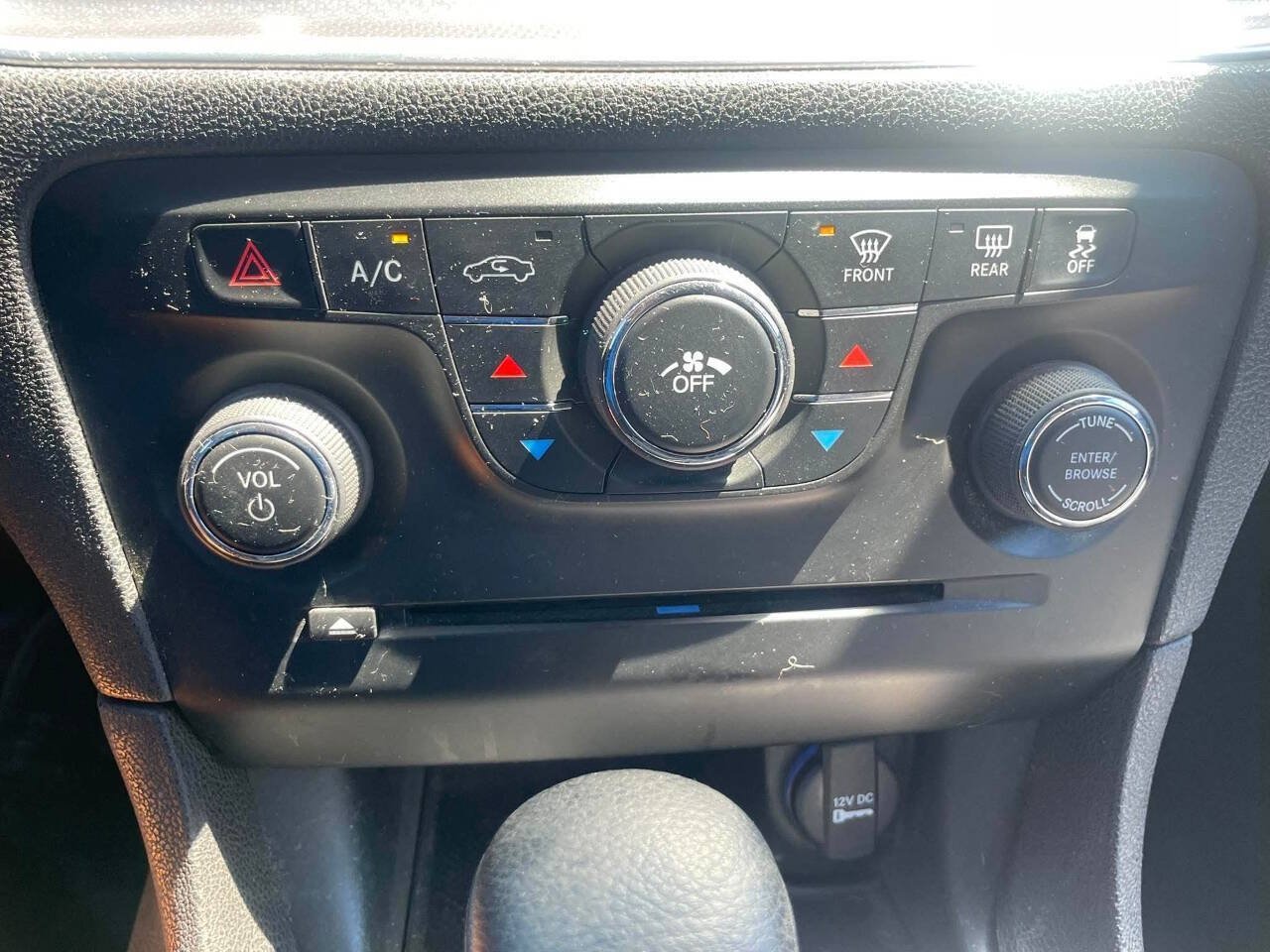 Used 2014 Dodge Charger SE RWD image 19