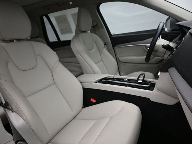 Used 2023 Volvo XC90 B5 Core w/ Protection Package Premier image 31