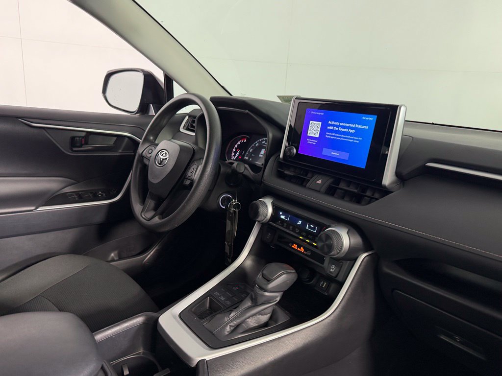 Used 2025 Toyota RAV4 LE AWD/4WD image 29