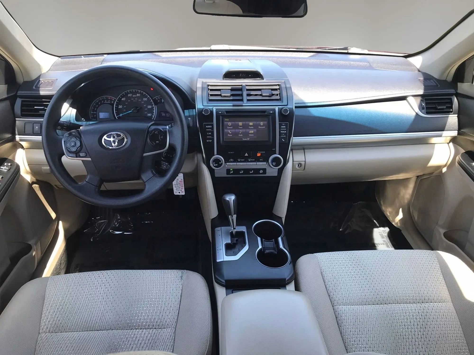 Used 2014 Toyota Camry LE FWD image 3