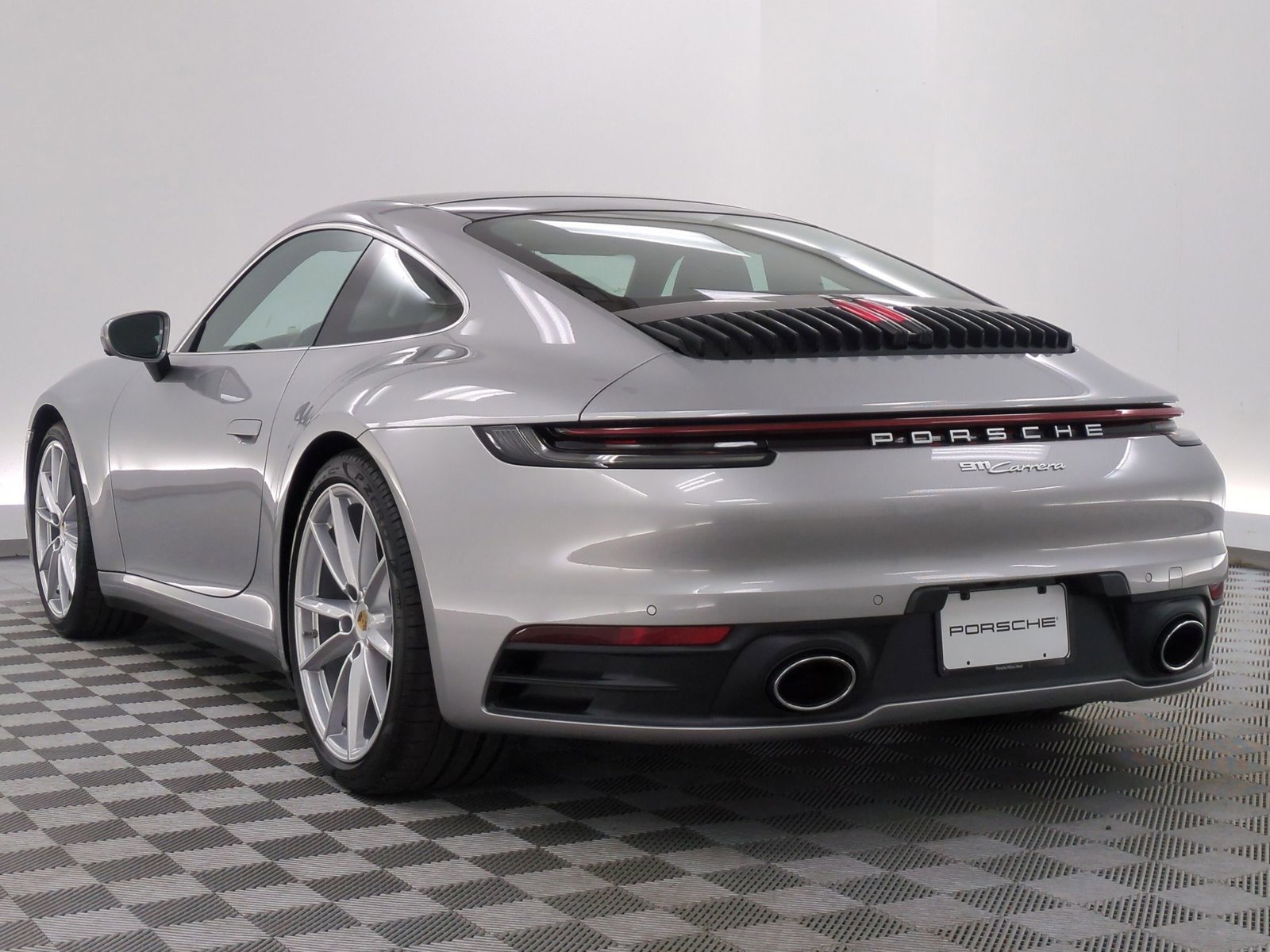 Used 2023 Porsche 911 Carrera w/ Premium Package RWD image 3