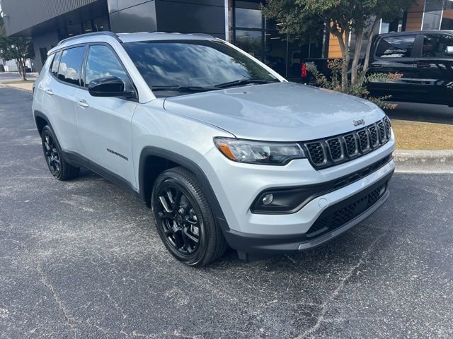 New 2026 Jeep Compass Latitude AWD/4WD image 1
