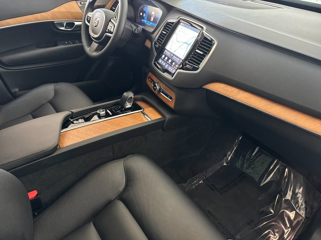 Certified 2023 Volvo XC90 B5 Plus AWD/4WD image 16