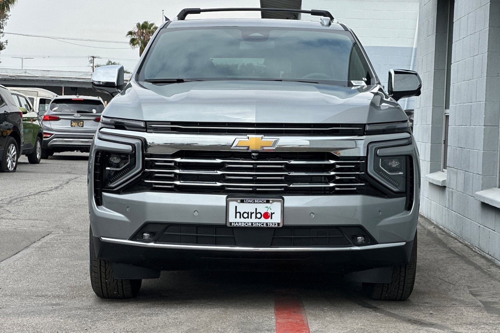 New 2025 Chevrolet Suburban Premier image 9