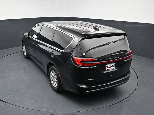New 2027 Chrysler Pacifica Select FWD image 49
