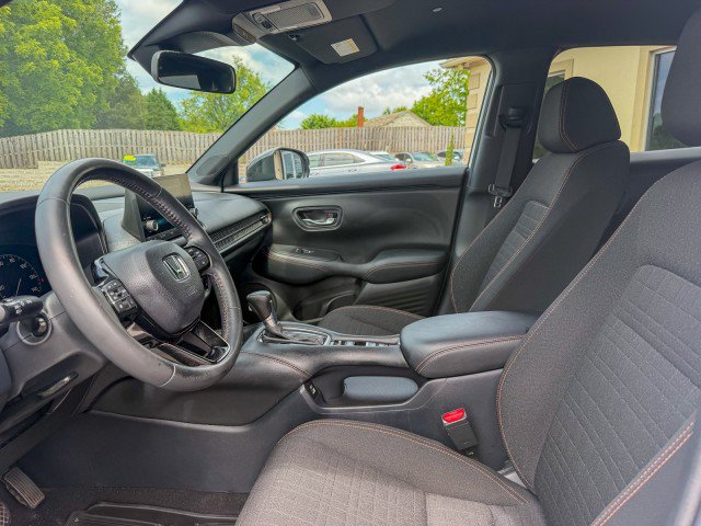 Used 2023 Honda HR-V Sport image 5