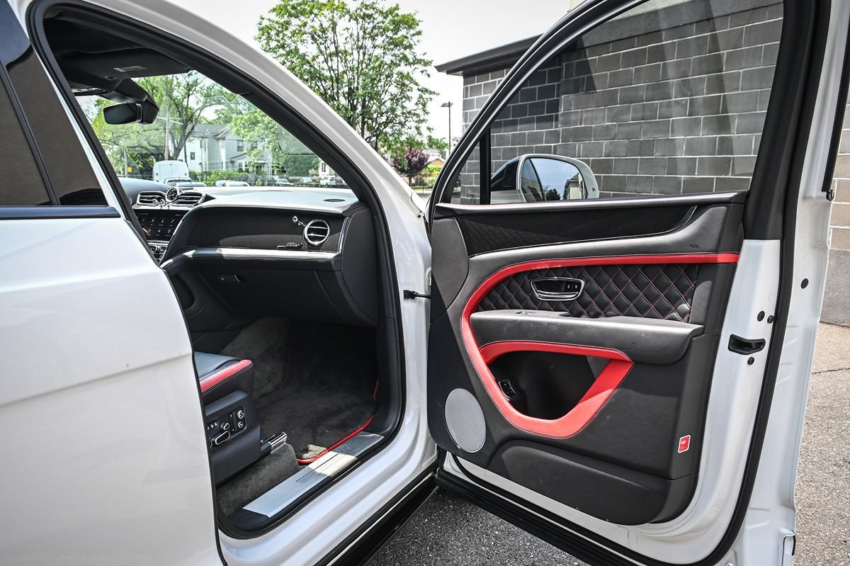Used 2021 Bentley Bentayga Speed AWD/4WD image 20