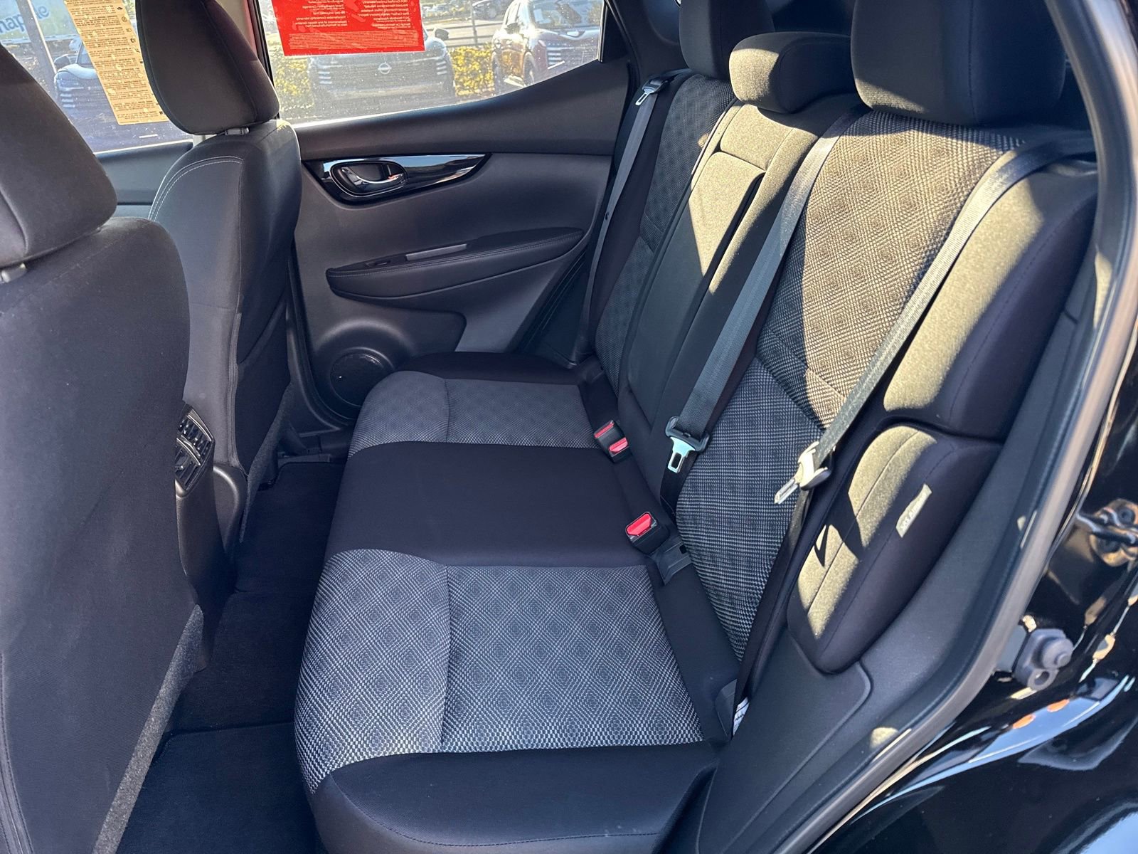 Certified 2022 Nissan Rogue Sport SV image 24