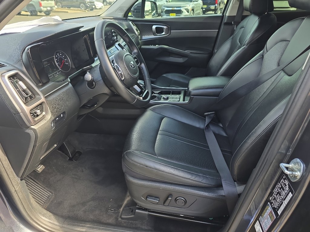 Used 2021 Kia Sorento S image 11