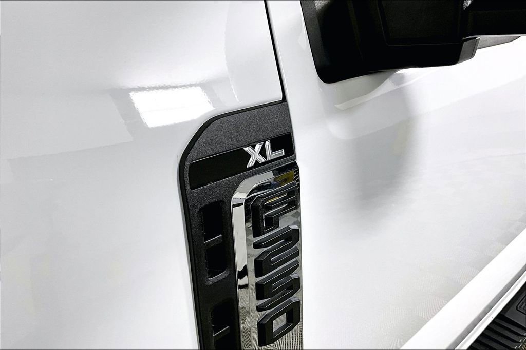 Used 2023 Ford F250 XL w/ FX4 Off-Road Package image 14