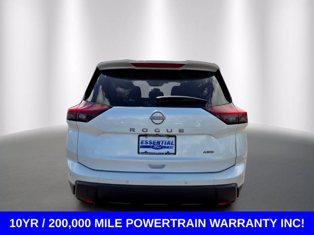 Used 2025 Nissan Rogue SV AWD/4WD image 4