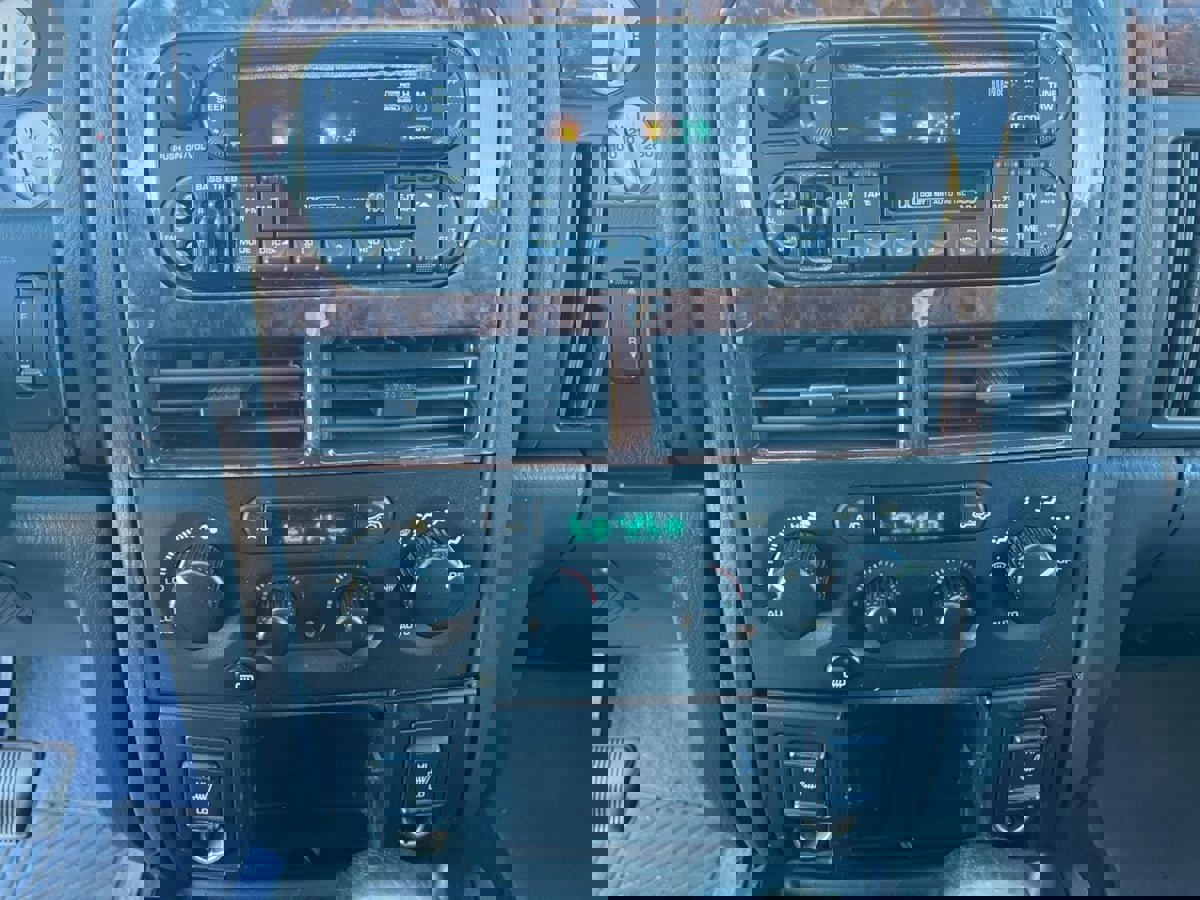 Used 2002 Jeep Grand Cherokee Overland image 13