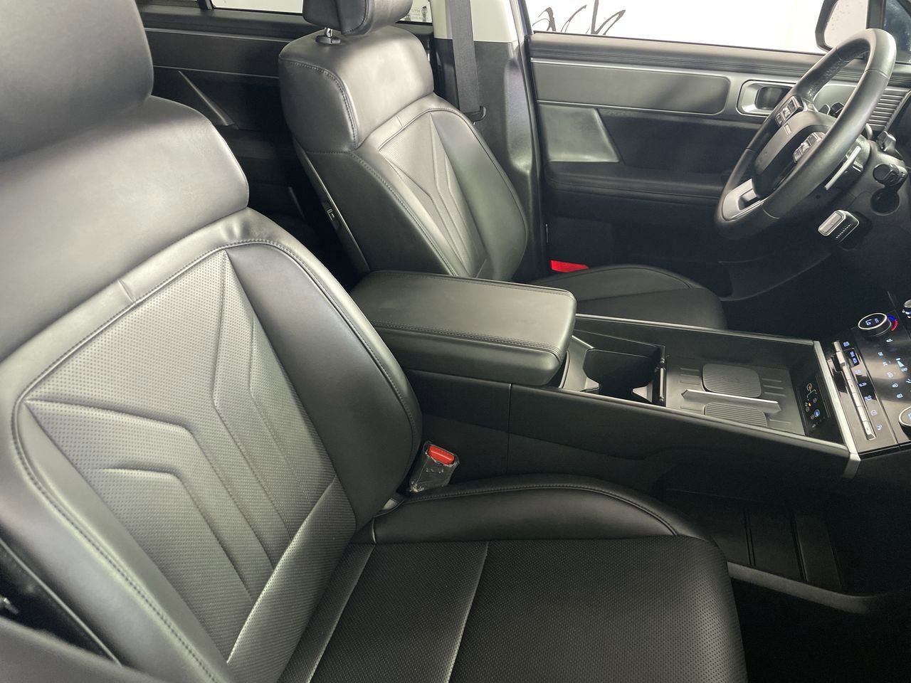 Used 2025 Hyundai Santa Fe SEL image 25