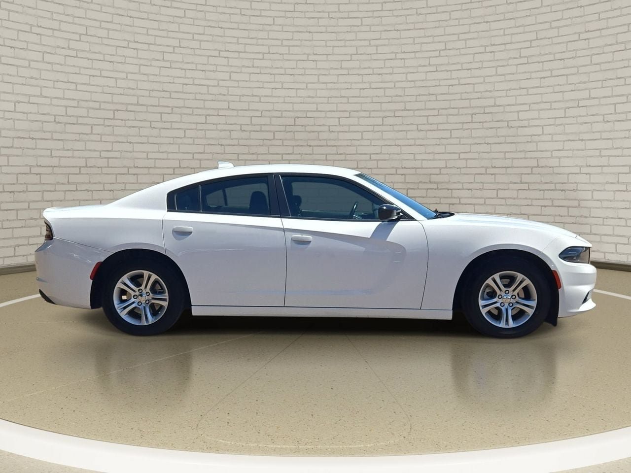 Used 2023 Dodge Charger SXT RWD image 4