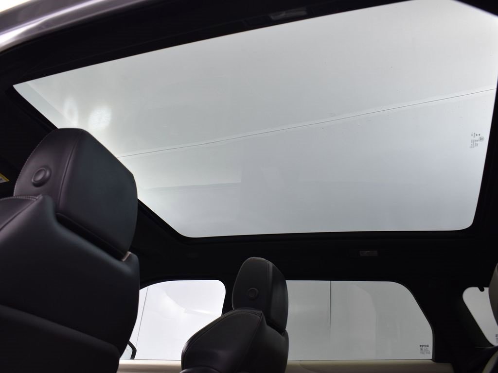 Used 2019 Land Rover Range Rover Evoque HSE Dynamic image 33