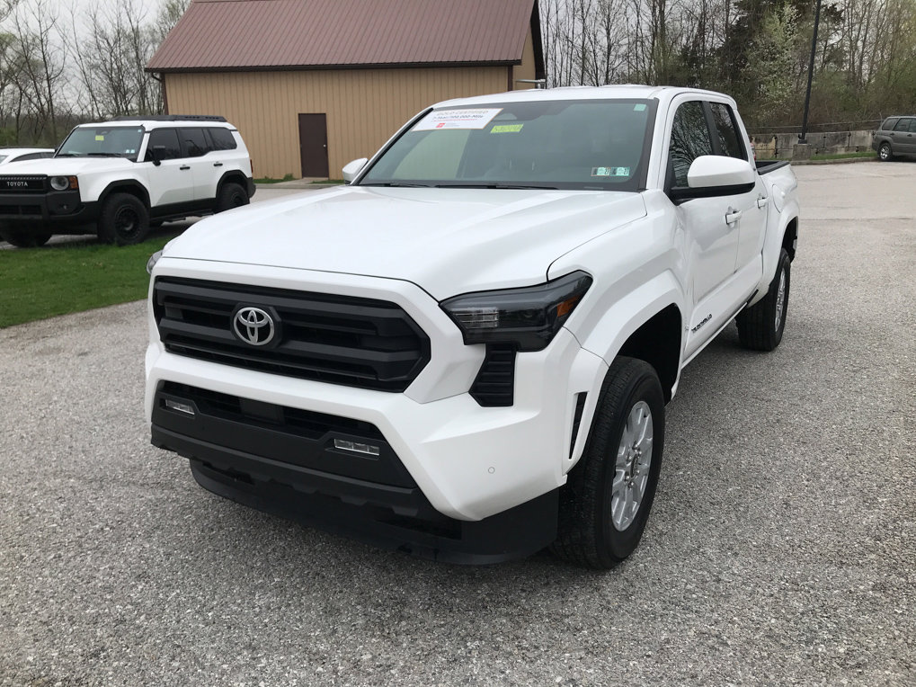 Certified 2024 Toyota Tacoma SR5 AWD/4WD image 4
