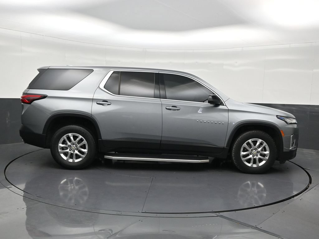 Used 2023 Chevrolet Traverse LS FWD image 7