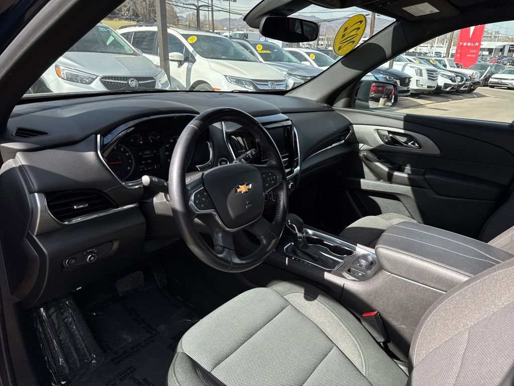 Used 2022 Chevrolet Traverse LT FWD image 21