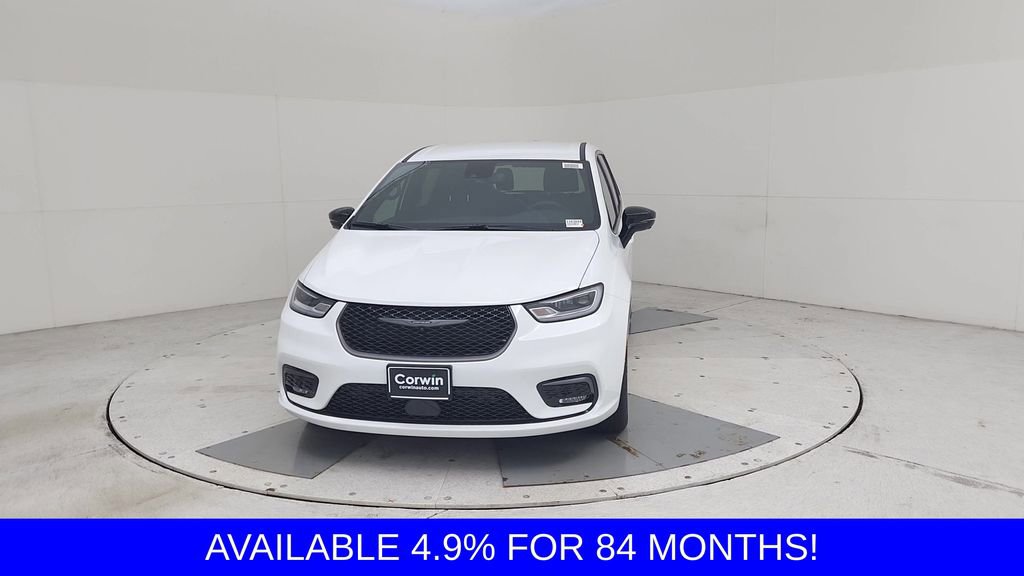 New 2026 Chrysler Pacifica Select image 5