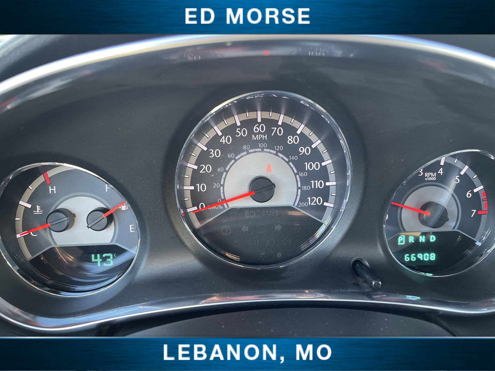 Used 2011 Chrysler 200 Limited image 16