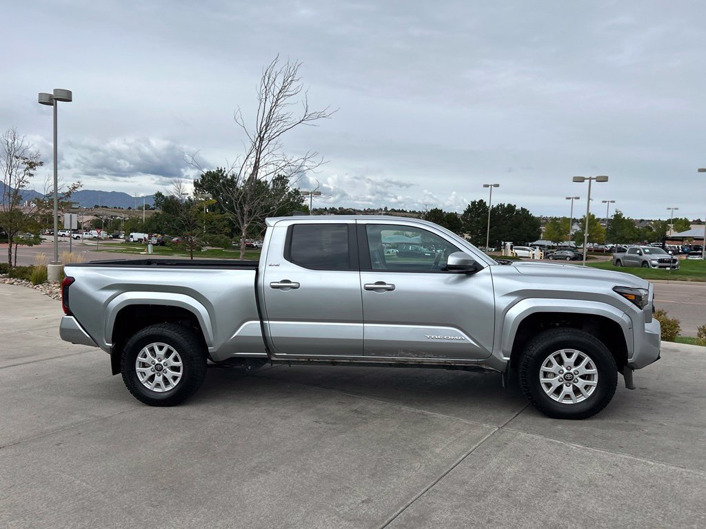 Used 2024 Toyota Tacoma SR5 AWD/4WD image 9