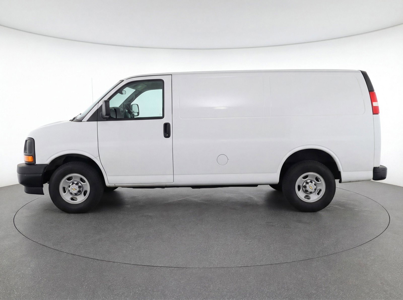 Used 2025 Chevrolet Express 3500 LT w/ LT Preferred Equipment Group image 5