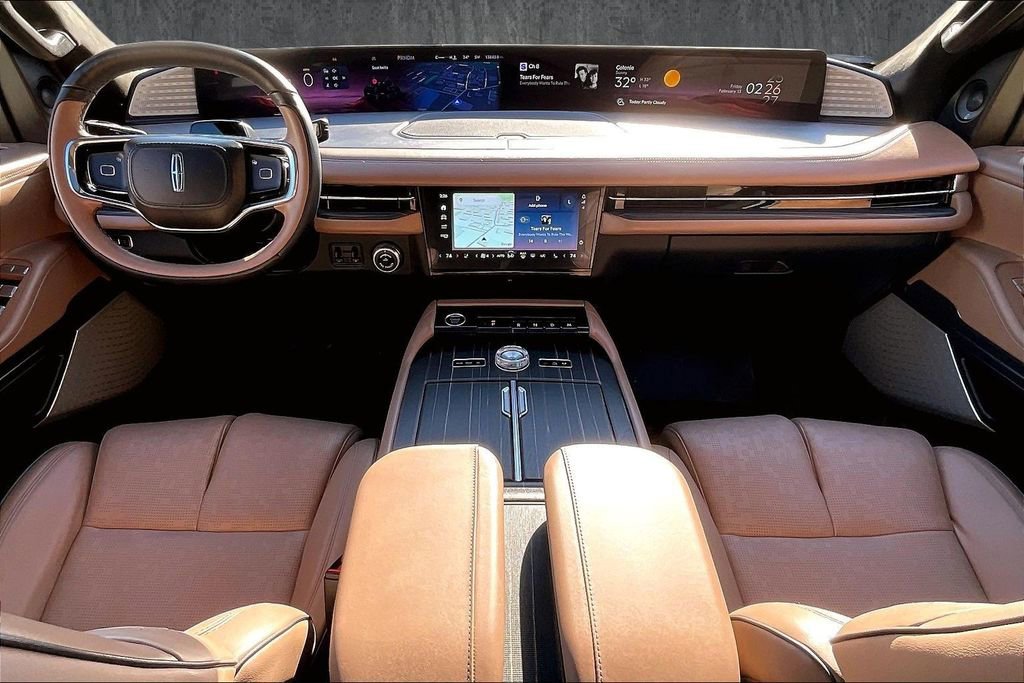 Used 2025 Lincoln Navigator Black Label image 7