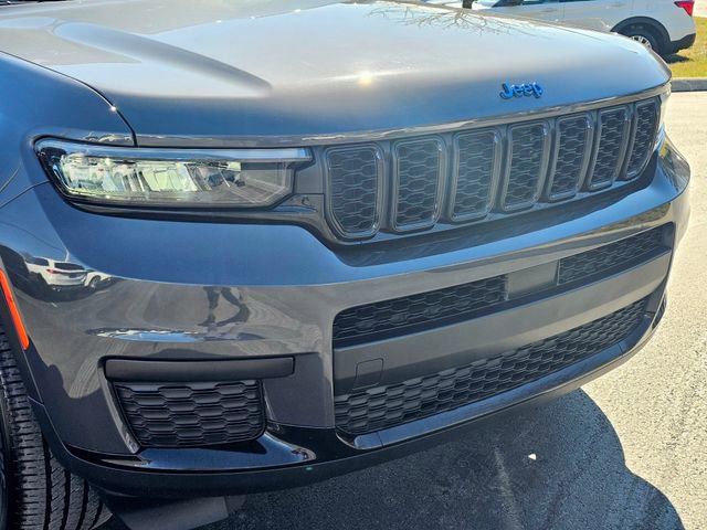 Used 2023 Jeep Grand Cherokee L Altitude image 3