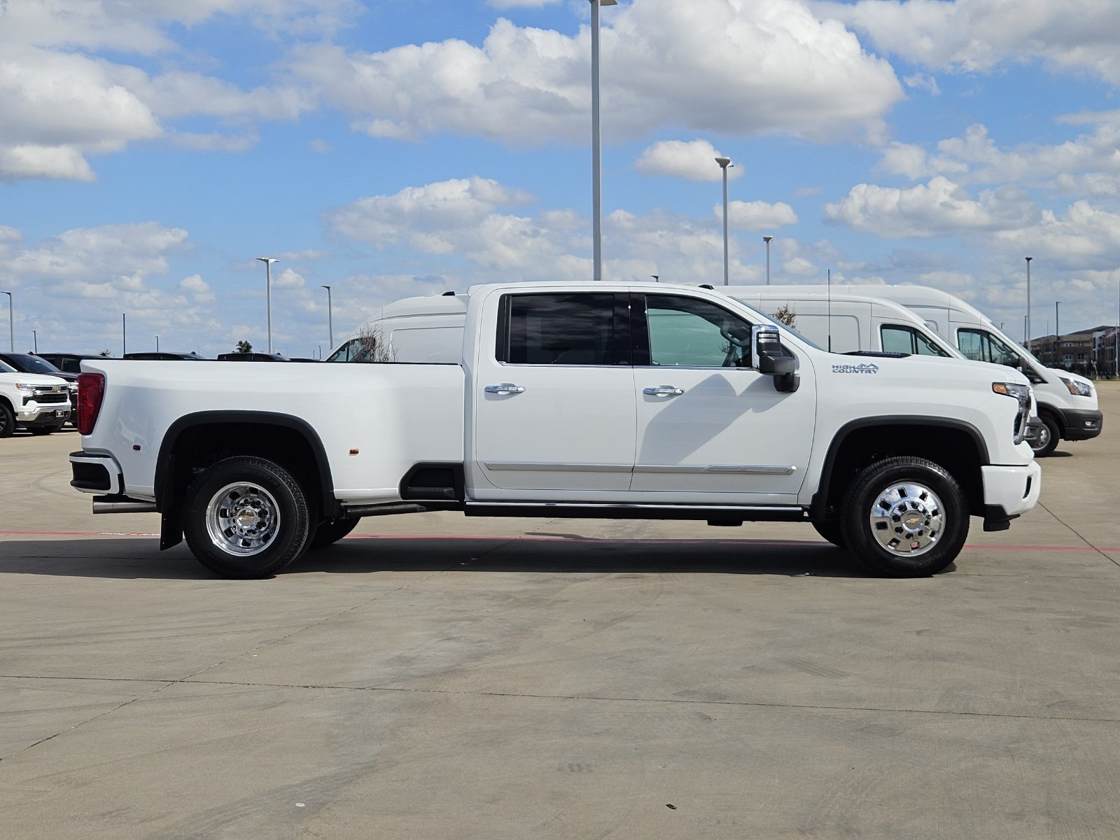 New 2026 Chevrolet Silverado 3500 High Country w/ Technology Package AWD/4WD image 7