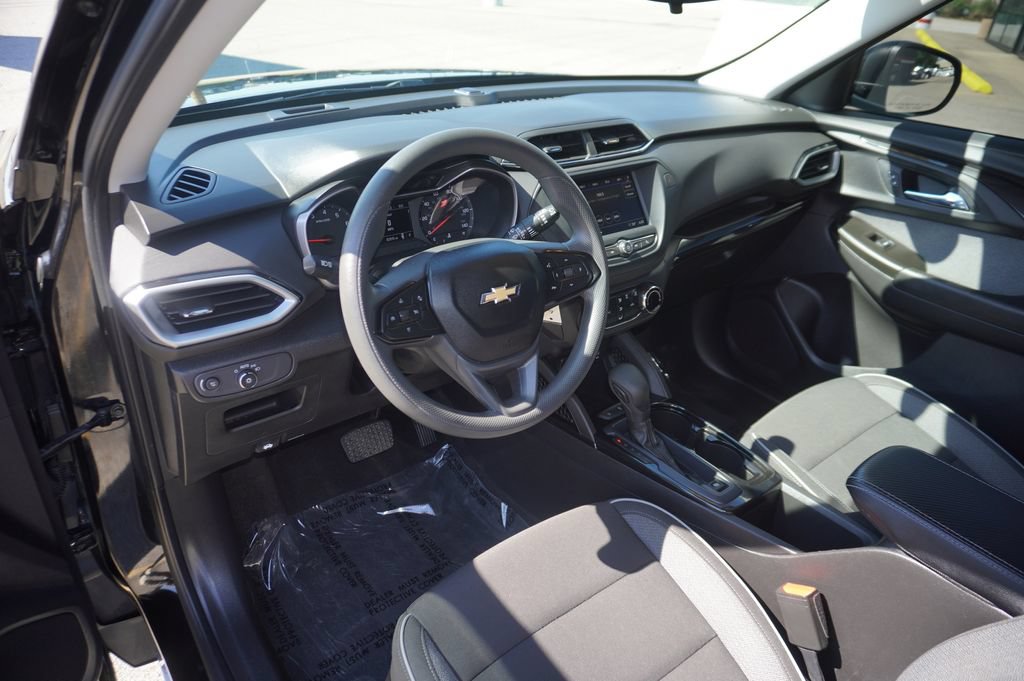 Used 2021 Chevrolet TrailBlazer LS FWD image 24