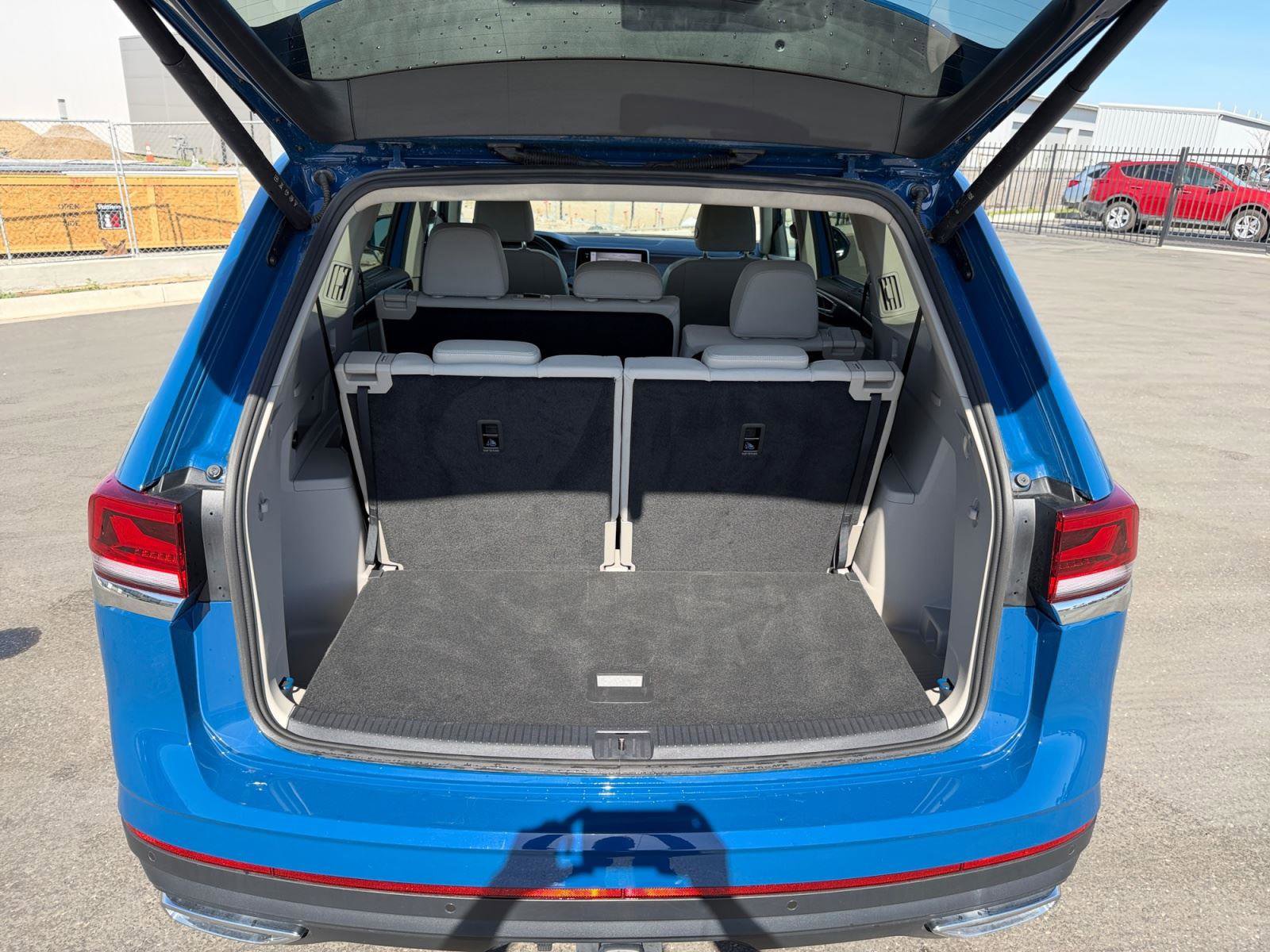 Used 2025 Volkswagen Atlas SEL AWD/4WD image 25