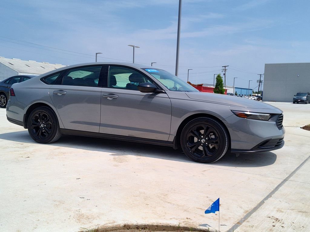 Used 2025 Honda Accord SE image 12