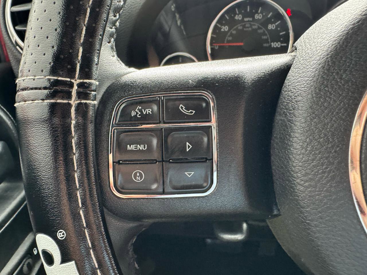 Used 2018 Jeep Wrangler Sahara w/ Connectivity Group image 15