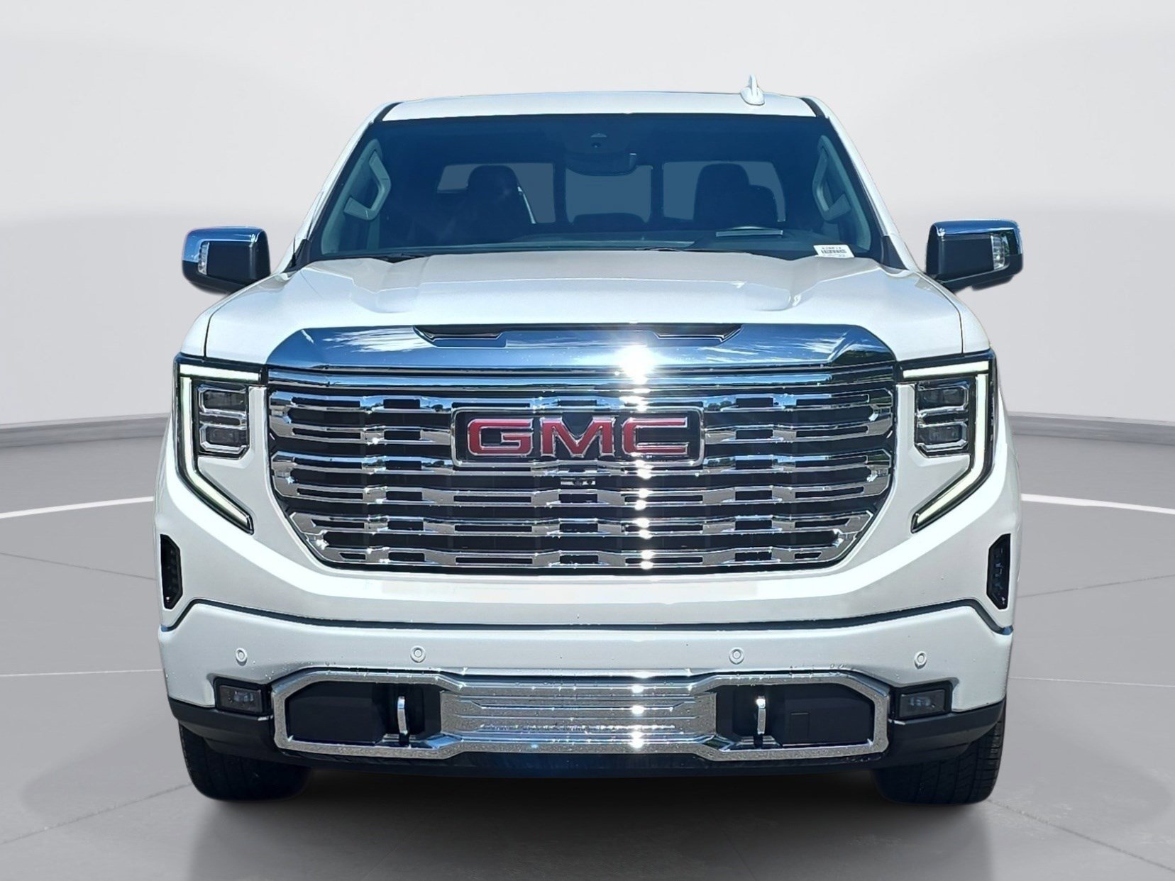 Used 2025 GMC Sierra 1500 Denali w/ Denali Reserve Package AWD/4WD image 8