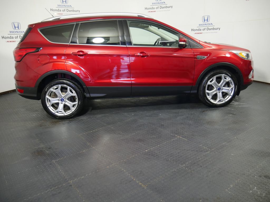 Used 2019 Ford Escape Titanium image 3