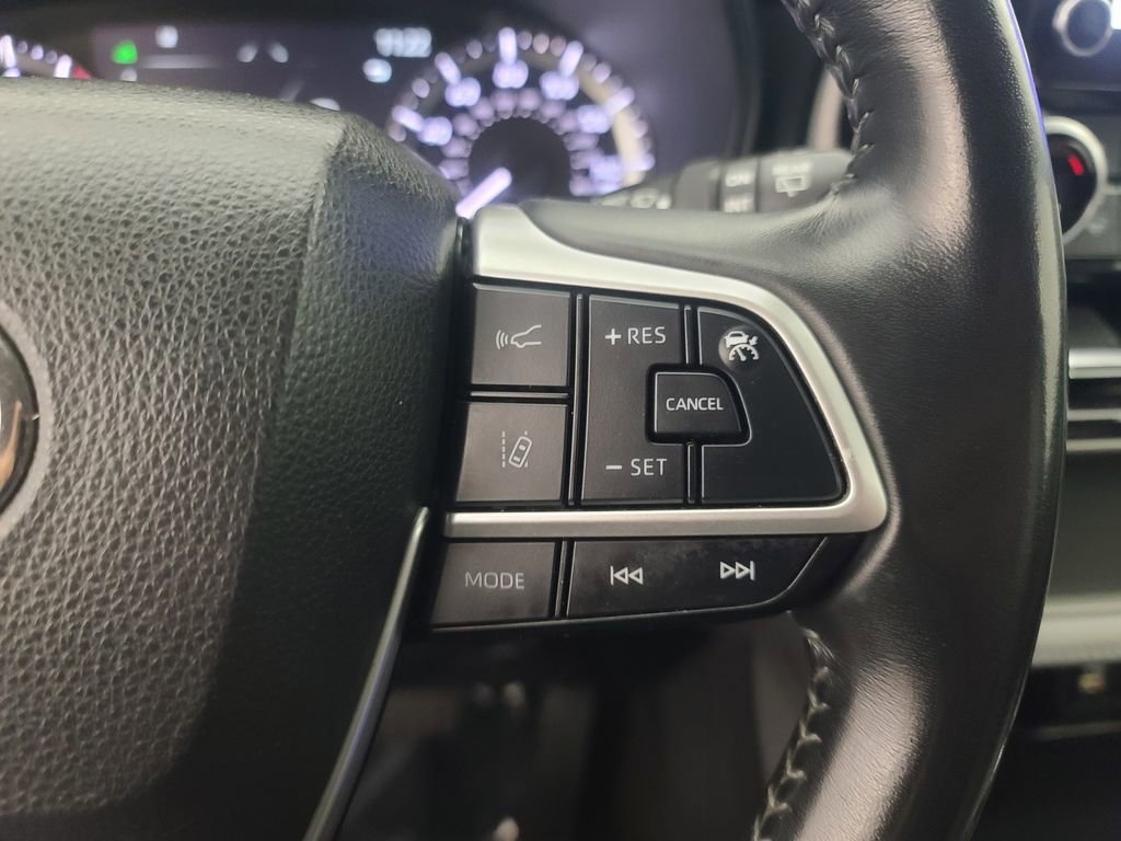 Used 2023 Toyota Highlander LE image 31