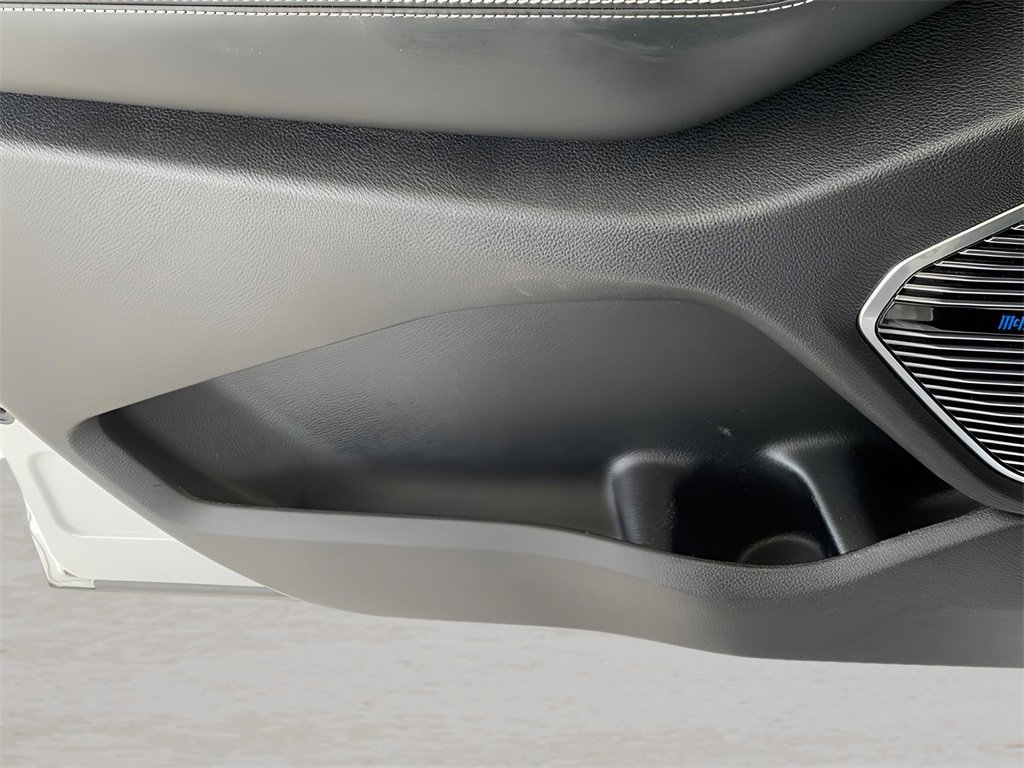 Used 2022 Jeep Grand Cherokee Overland w/ Luxury Tech Group IV image 16