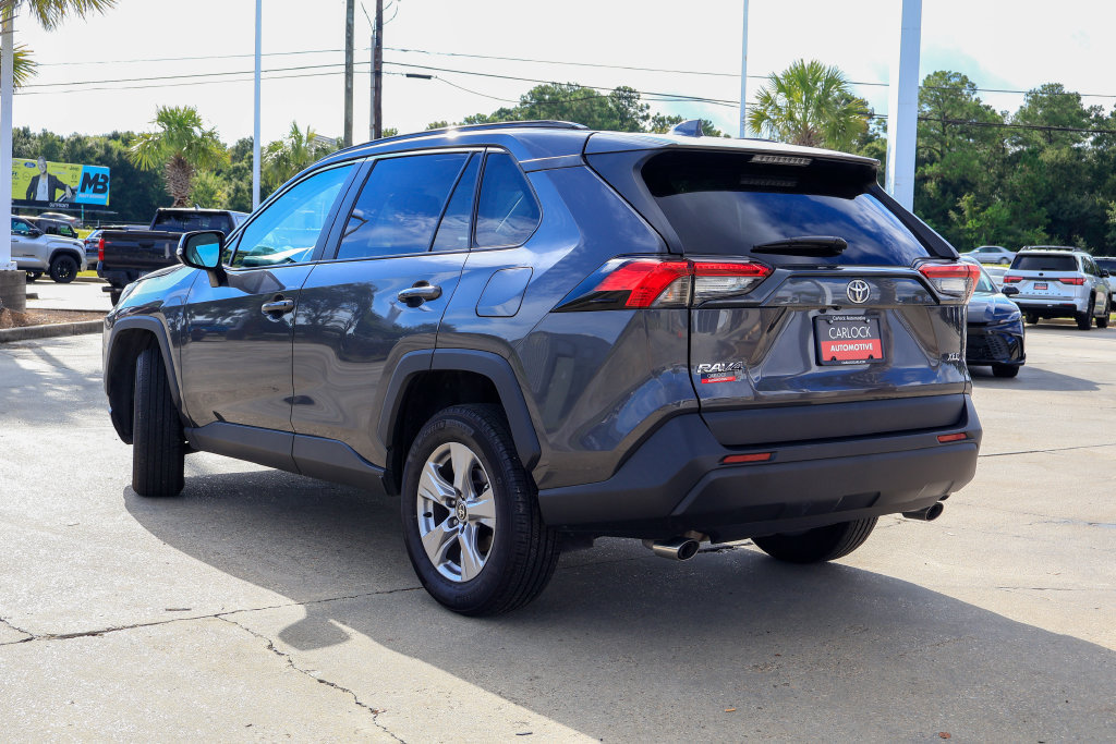 Used 2025 Toyota RAV4 XLE FWD image 21