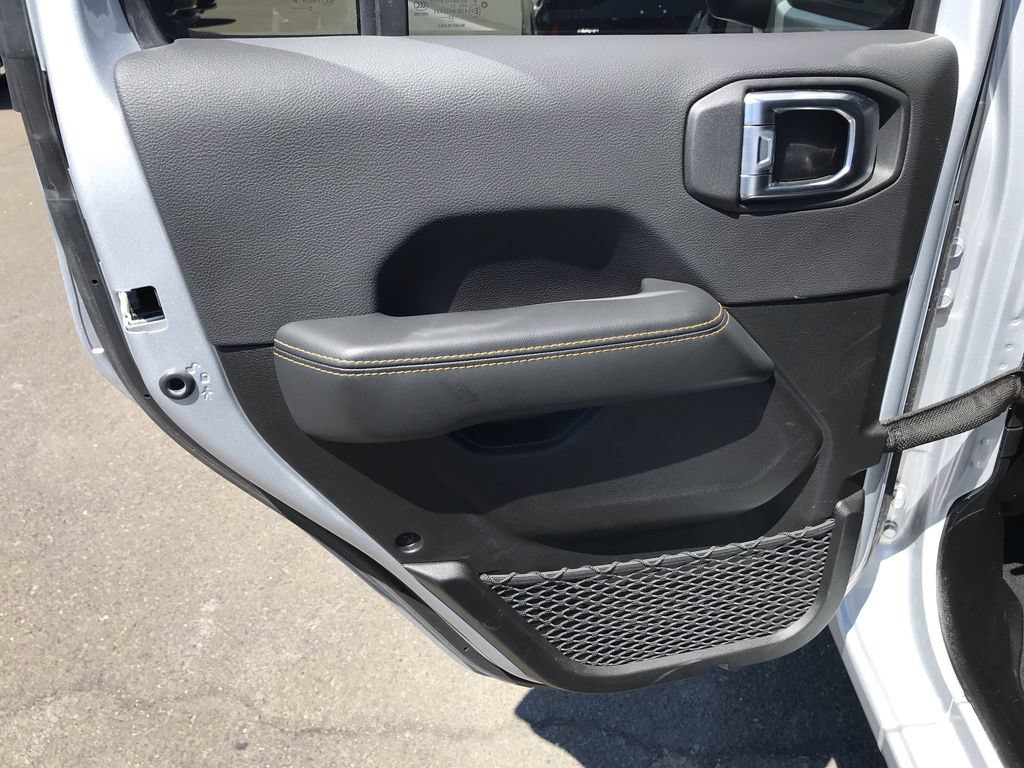 Used 2024 Jeep Wrangler Unlimited Sahara AWD/4WD image 13