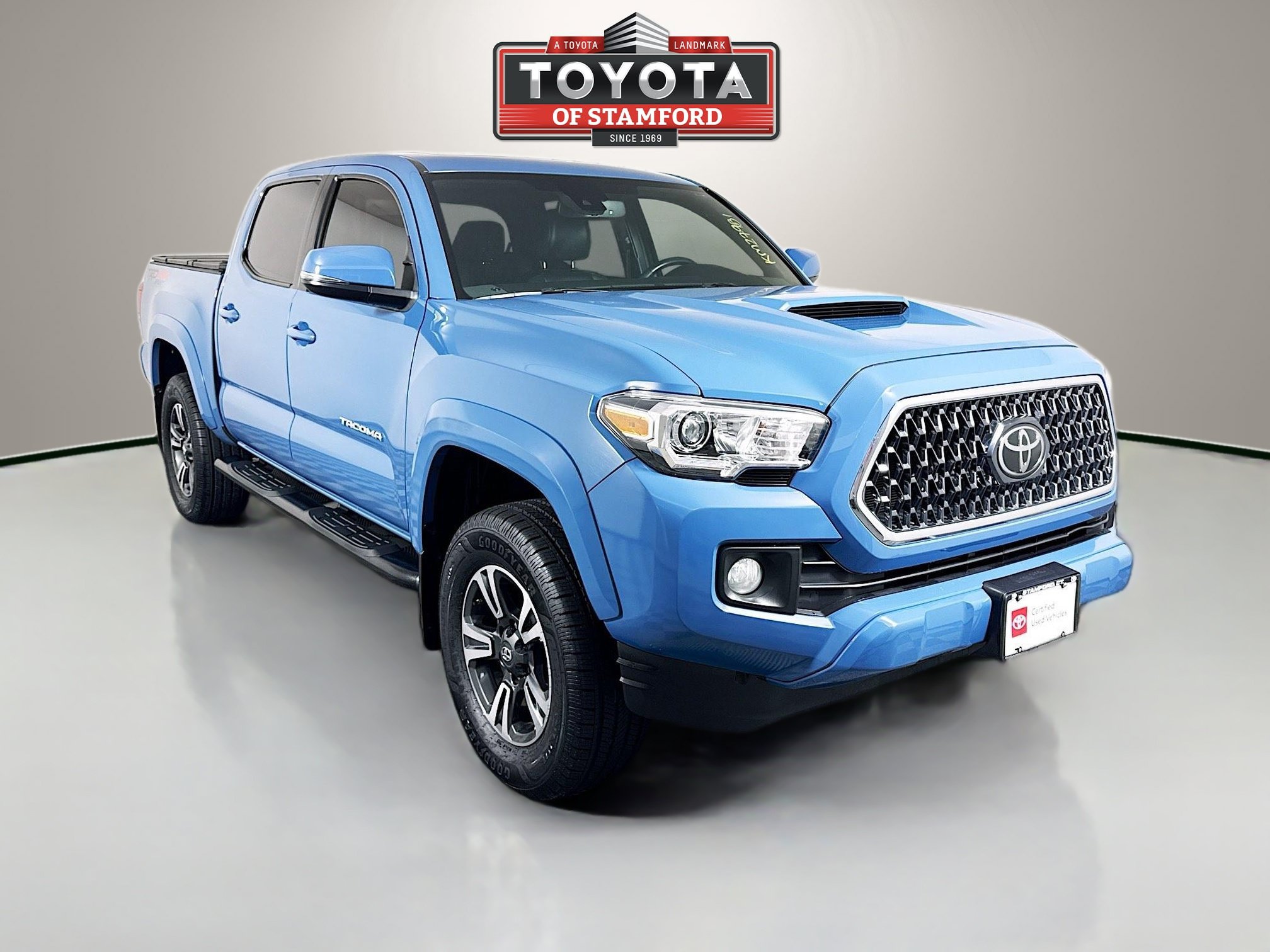 Certified 2019 Toyota Tacoma TRD Sport AWD/4WD image 1