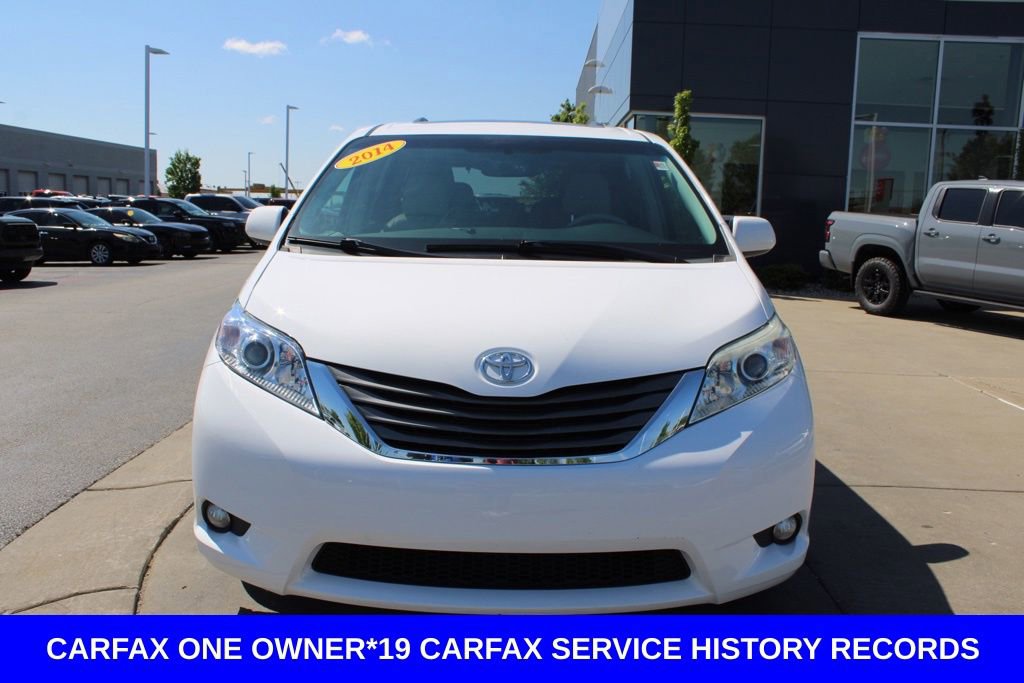 Used 2014 Toyota Sienna XLE w/ XLE Premium Package FWD image 2