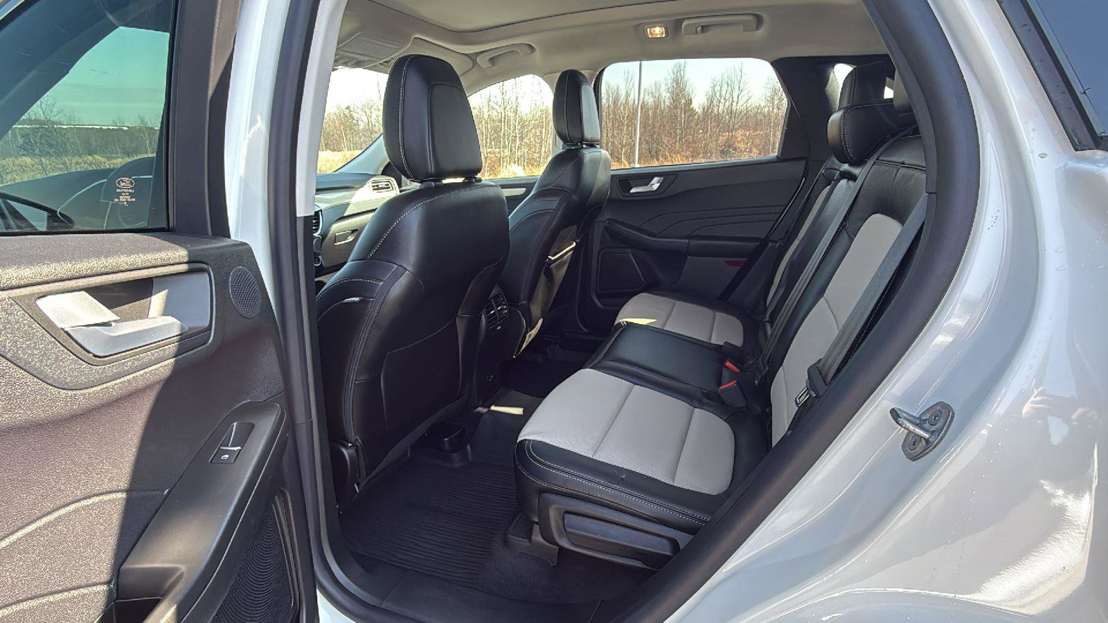 Used 2022 Ford Escape Titanium w/ Titanium Elite Package image 23