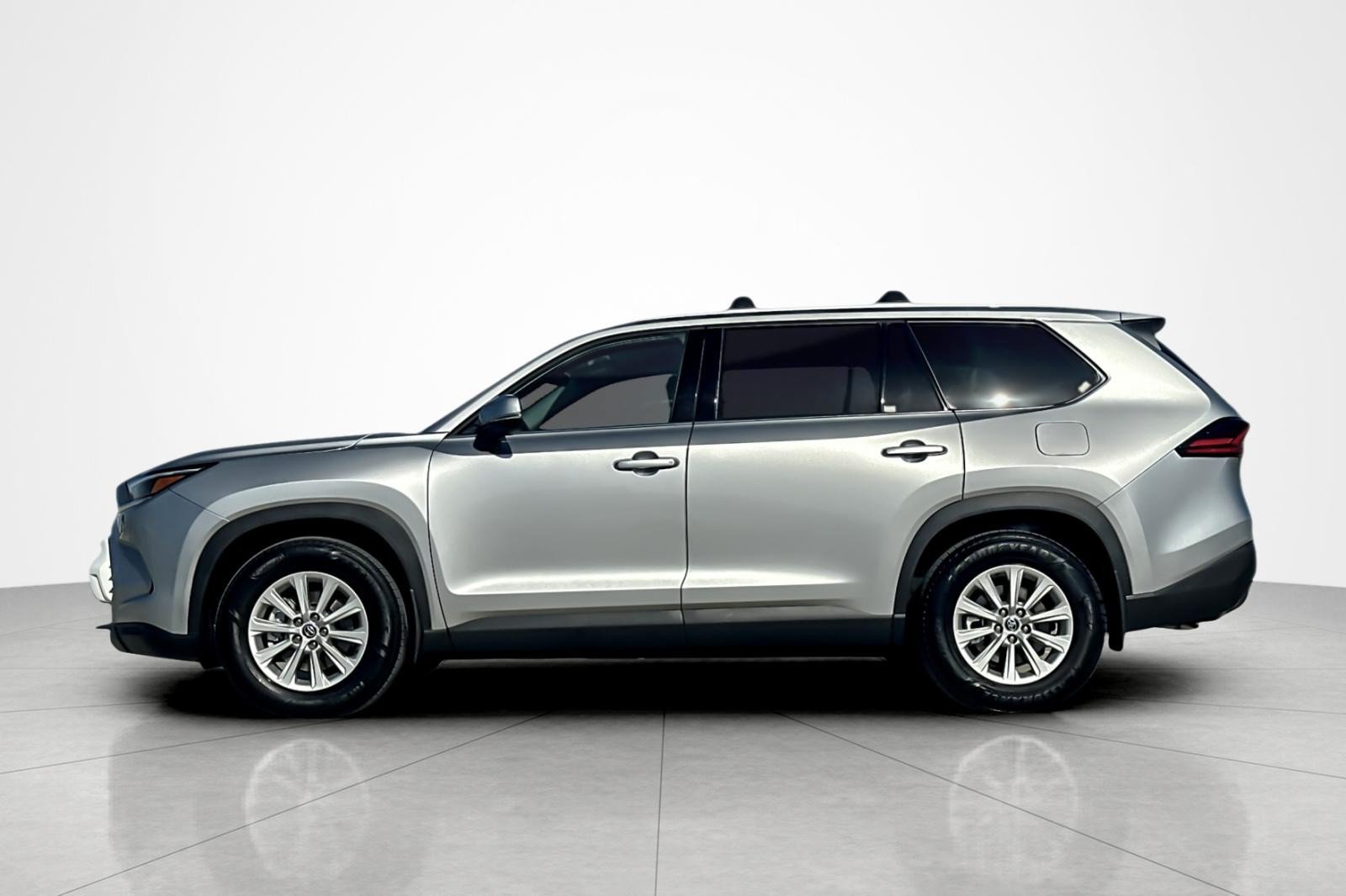 Certified 2026 Toyota Grand Highlander FWD image 2