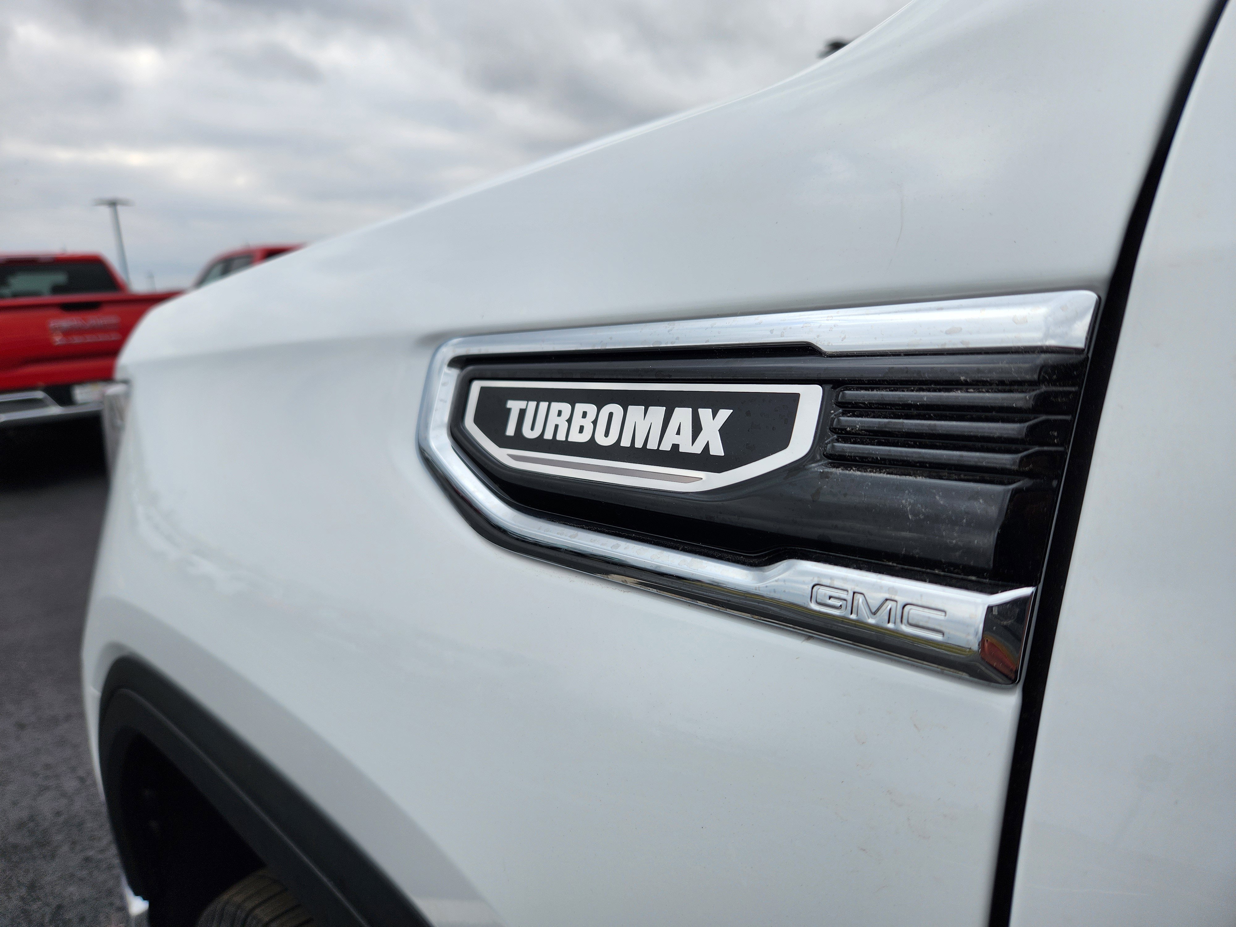 New 2025 GMC Sierra 1500 SLE w/ Preferred Package image 7