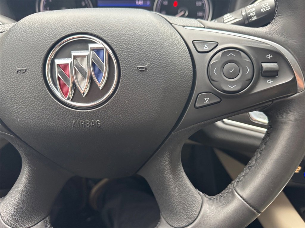 Used 2020 Buick Enclave Essence image 30